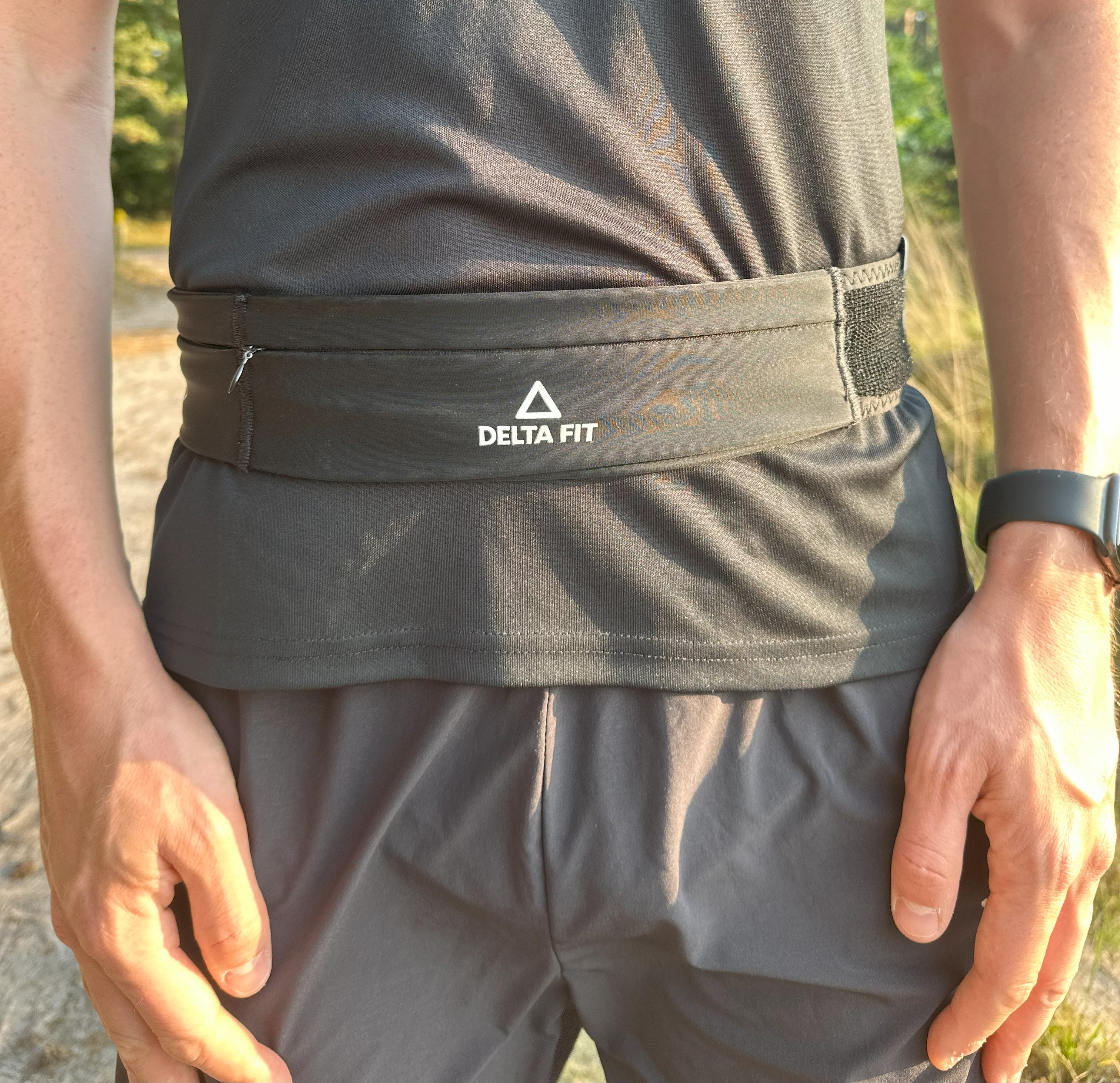 Delta Fit Lichtgewicht Hardloopbelt – Ruimte voor Telefoon en Drinkflask