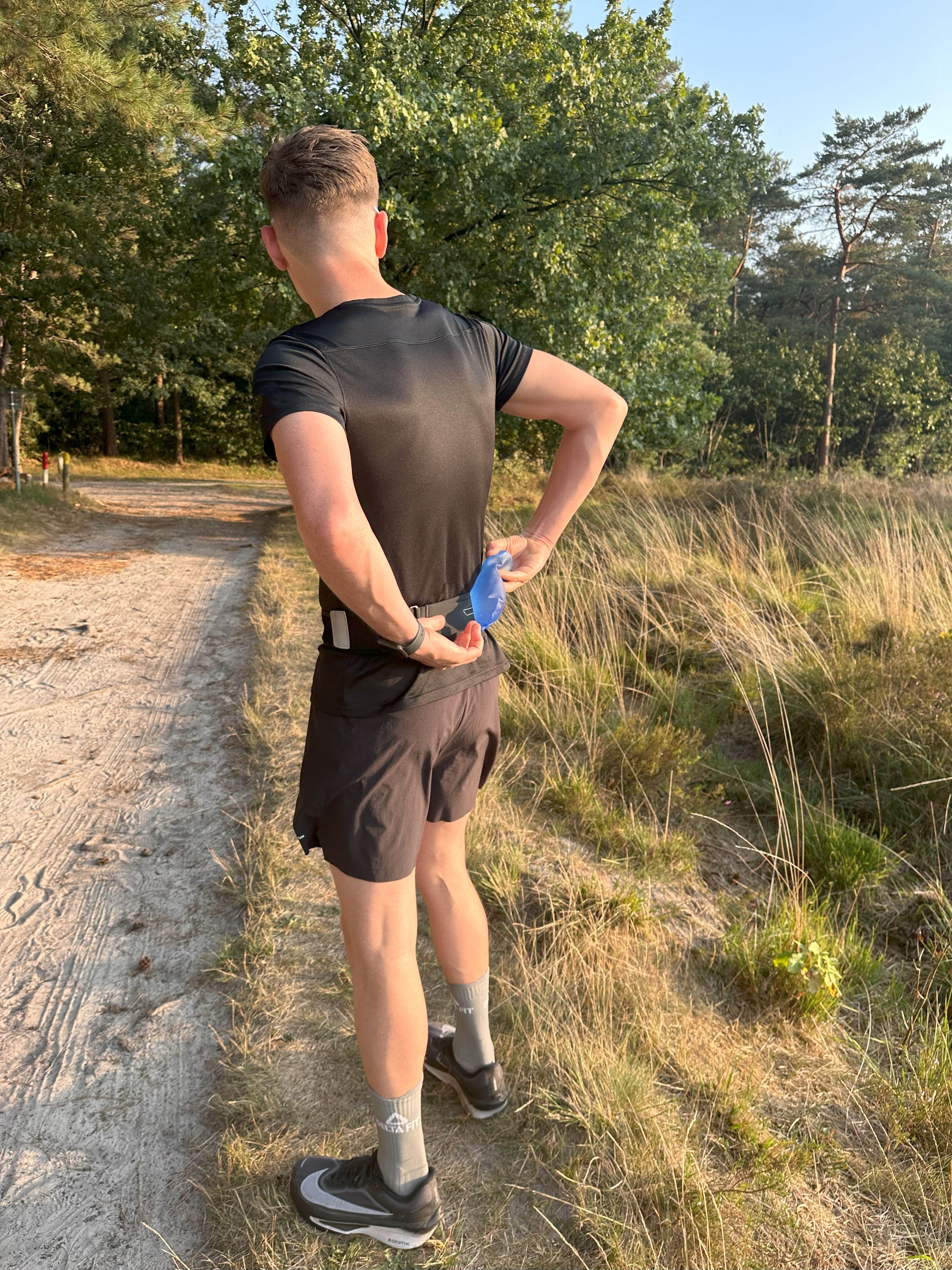 Delta Fit Lichtgewicht Hardloopbelt – Ruimte voor Telefoon en Drinkflask