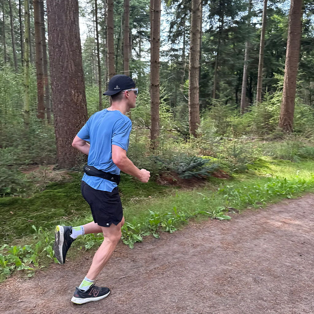 Delta Fit Lichtgewicht Hardloopbelt – Ruimte voor Telefoon en Drinkflask